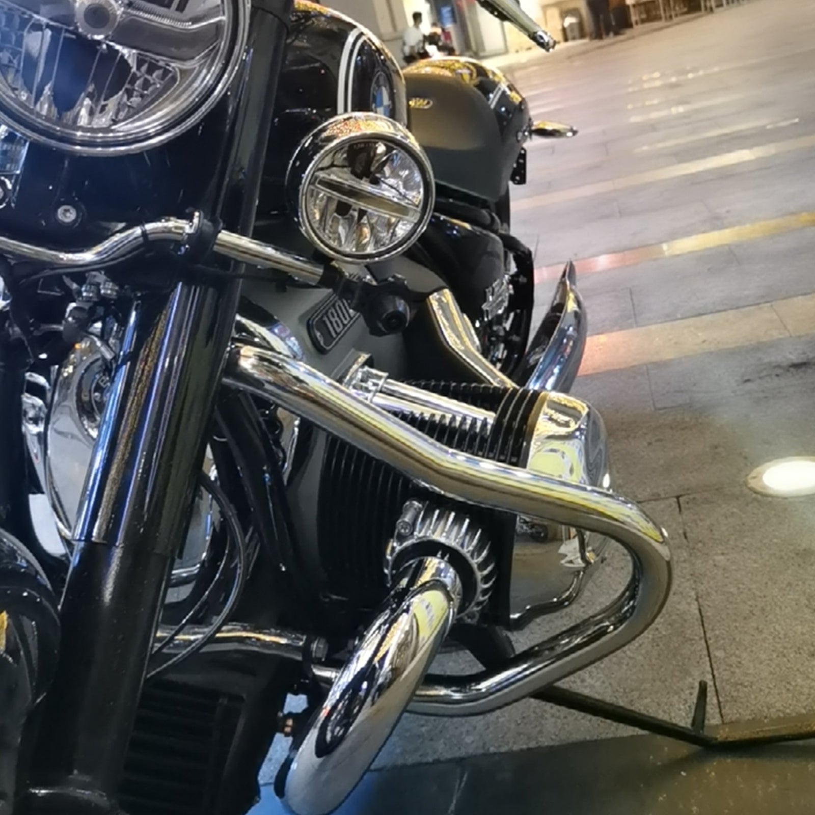Engine Guard Crash Bar Frame Protect Bumper Black For Bmw R18 Classic 20-21