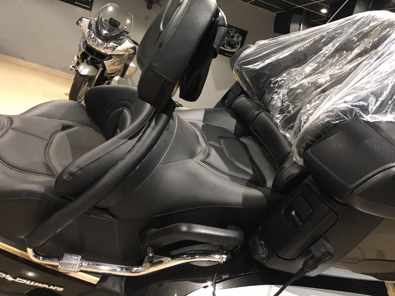 Outside Mount Mustang Drivers Backrest For Honda GL1800A GL1800 Gold Wing