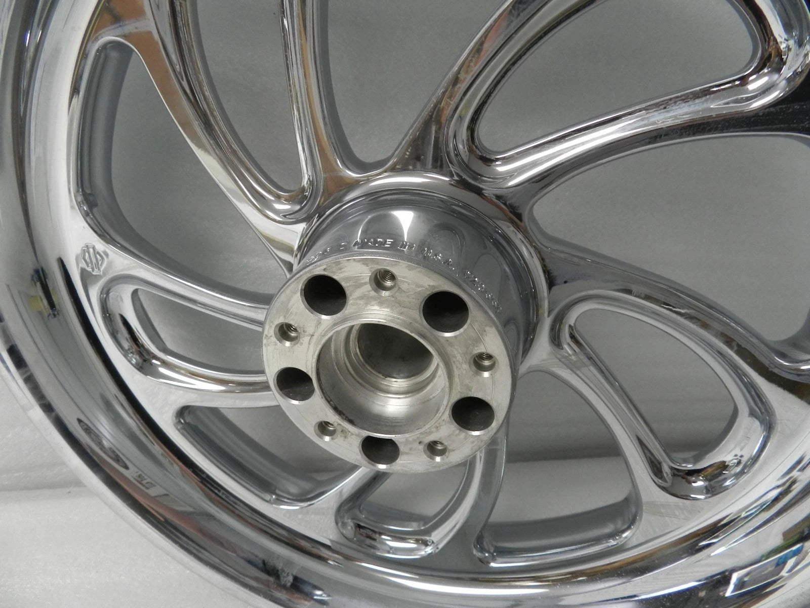 OEM Chrome Front Wheel Blade for Harley-Davidson Softail (2007–Present)