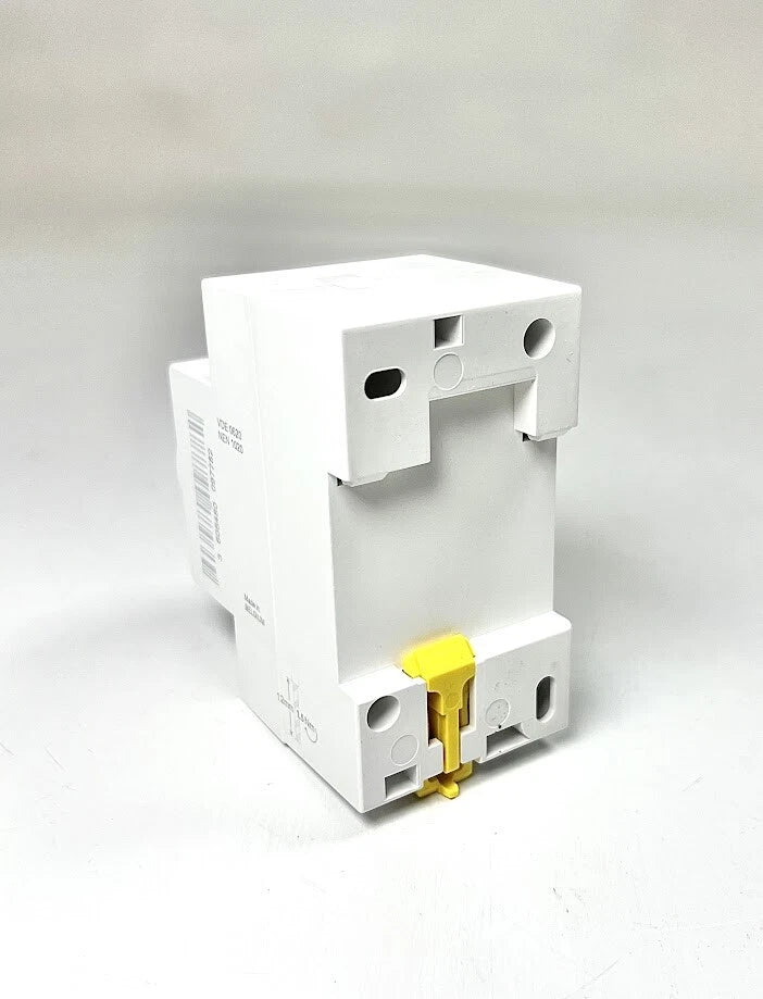5 Pack Schneider Electric A9A15310 2P + T DIN Socket 16A 250V