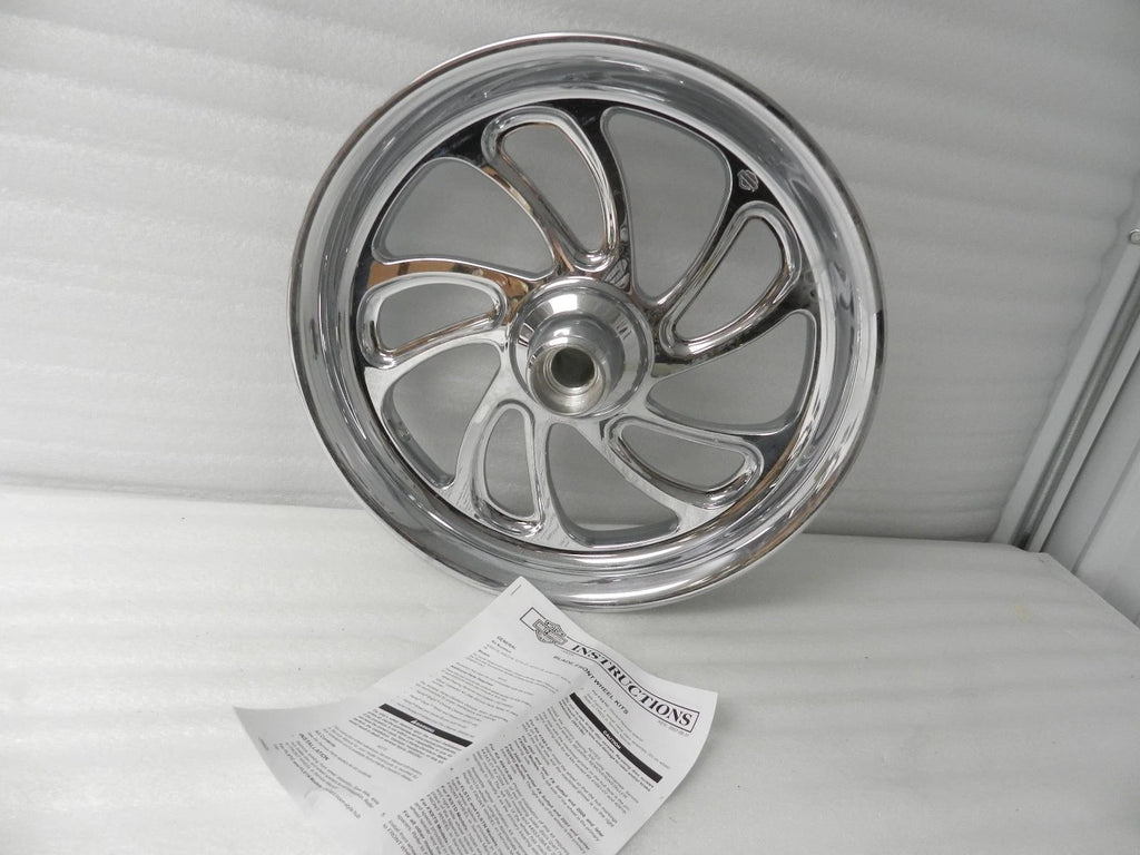 OEM Chrome Front Wheel Blade for Harley-Davidson Softail (2007–Present)