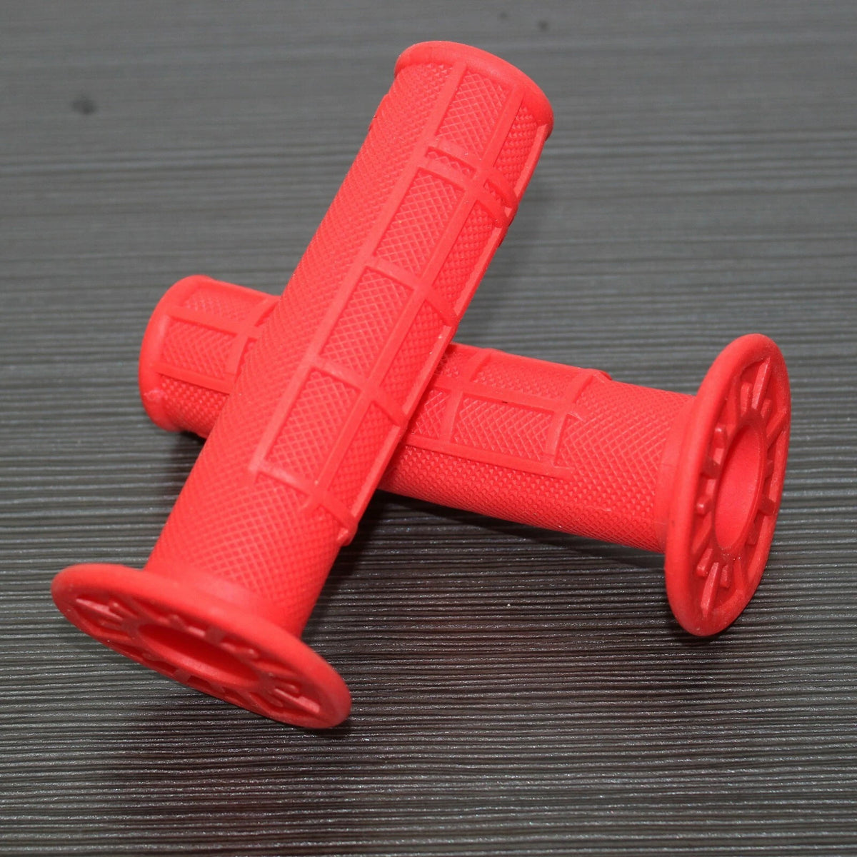 Handlebar Grips for Mountain Bike (Non-slip, Rubber)