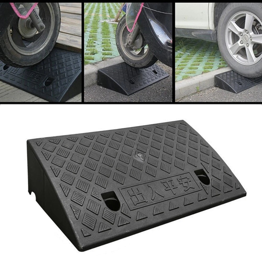 Smooth Transitioning Plastic Kerb Ramp with Non-Slip Features (120mm)