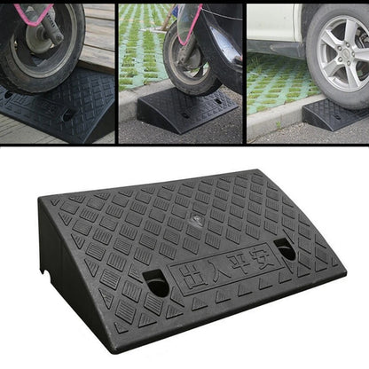 Smooth Transitioning Plastic Kerb Ramp with Non-Slip Features (120mm)