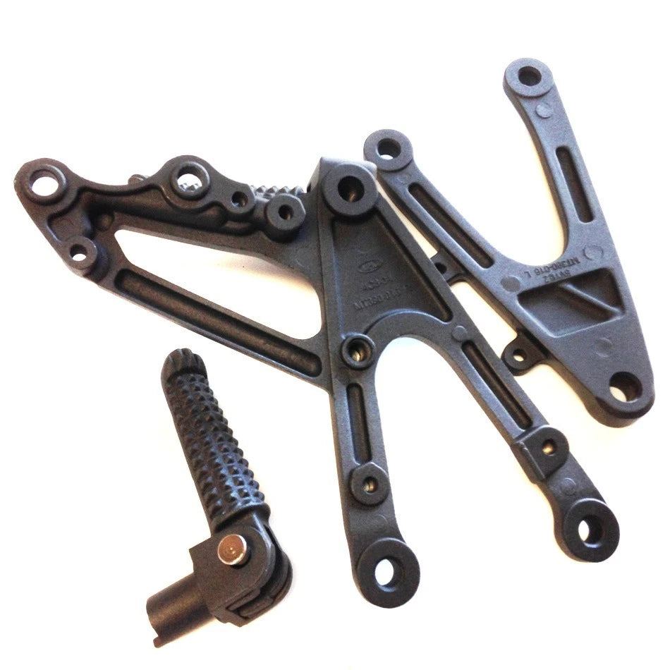 Foot Pegs w/Brackets for Yamaha YZF R1 (2007–2008) Black