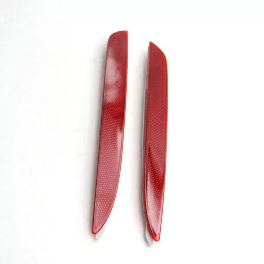 Set of 2 Red Rear Bumper Reflectors for Mazda 3 (2008–2012)