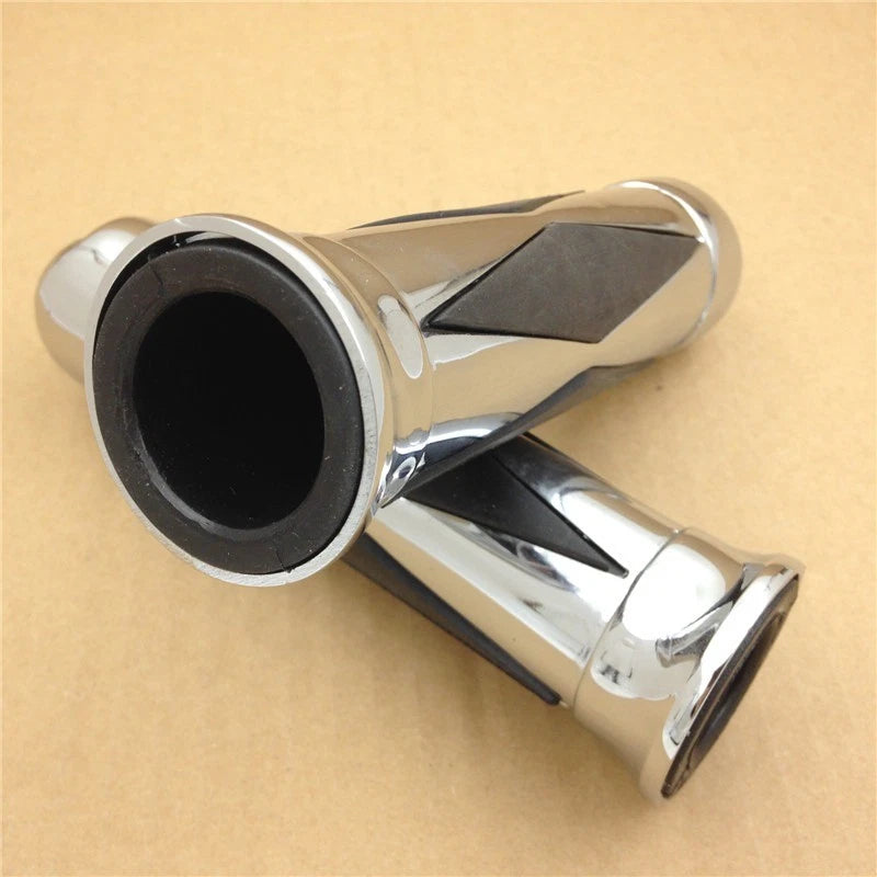Chrome Skull Diamond Hand Grips for Harley Sportster Dyna Softail (2000–2023)