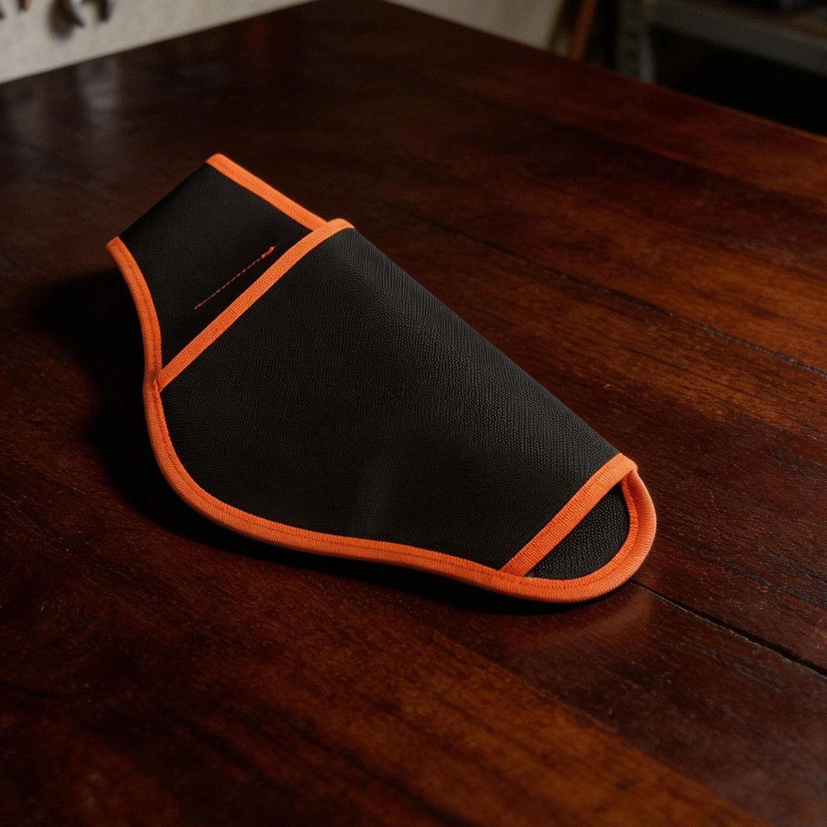 Sturdy construction site tool pouch with multiple slots for hand tools
