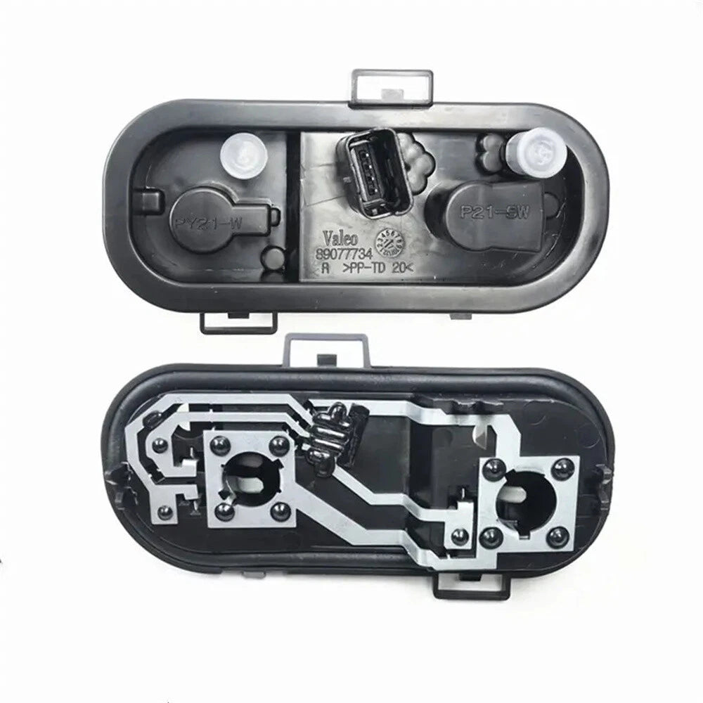 1 Pair Tail Light Bulb Holder Socket for Nissan Qashqai (2008–2012)