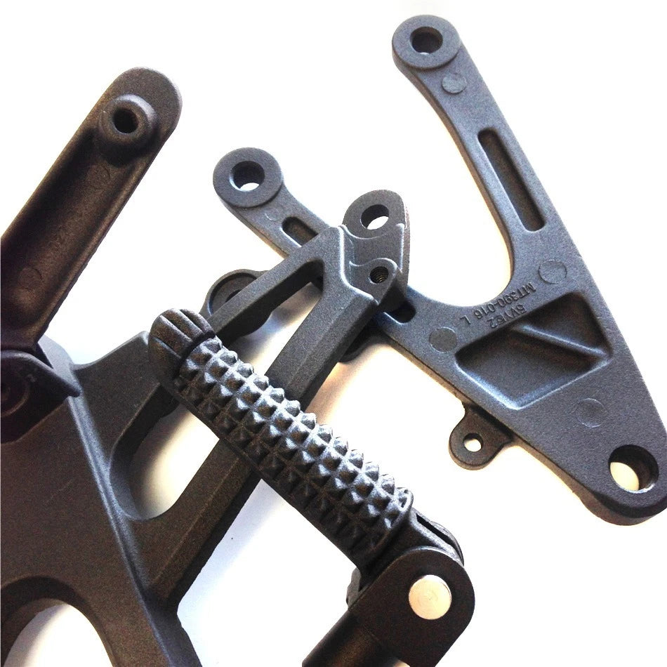 Foot Pegs w/Brackets for Yamaha YZF R1 (2007–2008) Black