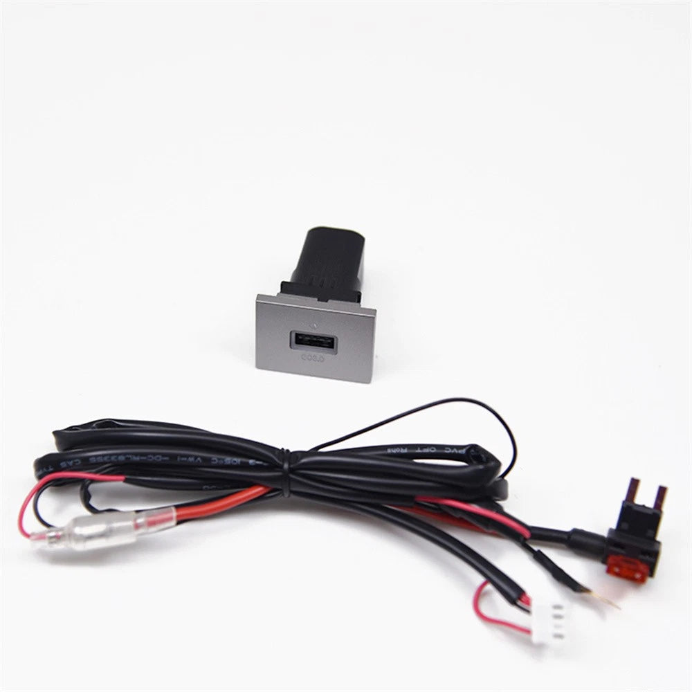 USB-A QC3.0 Fast Charger Socket Panel Mount for Ford Focus MK2 (2005–2009)