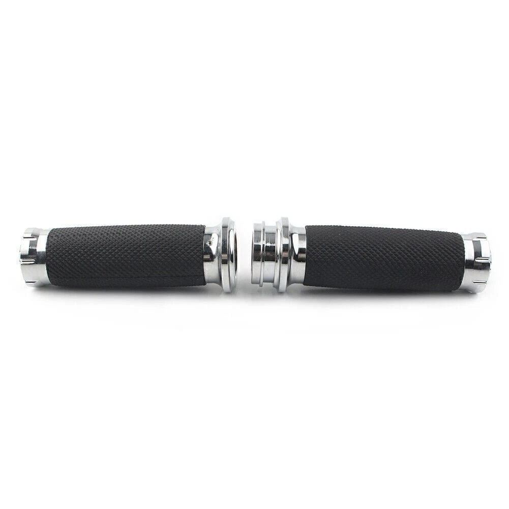 CNC Handlebar Grips & Levers for Harley Softail (2016–Present) Silver