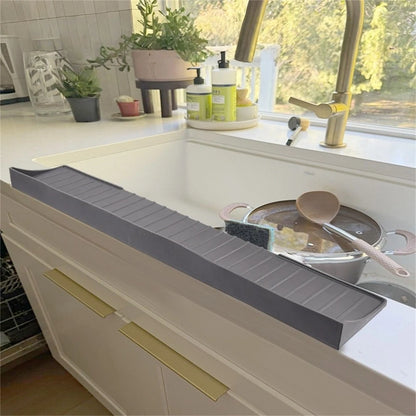Sink Edge Splash Guard for Easy Maintenance