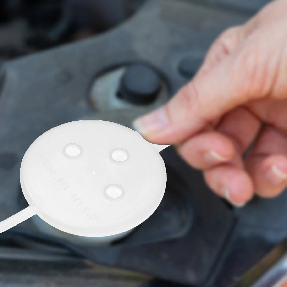 Windshield Washer Fluid Reservoir Cap Replacement for Mercedes-Benz S430 S550 (2001–2013)