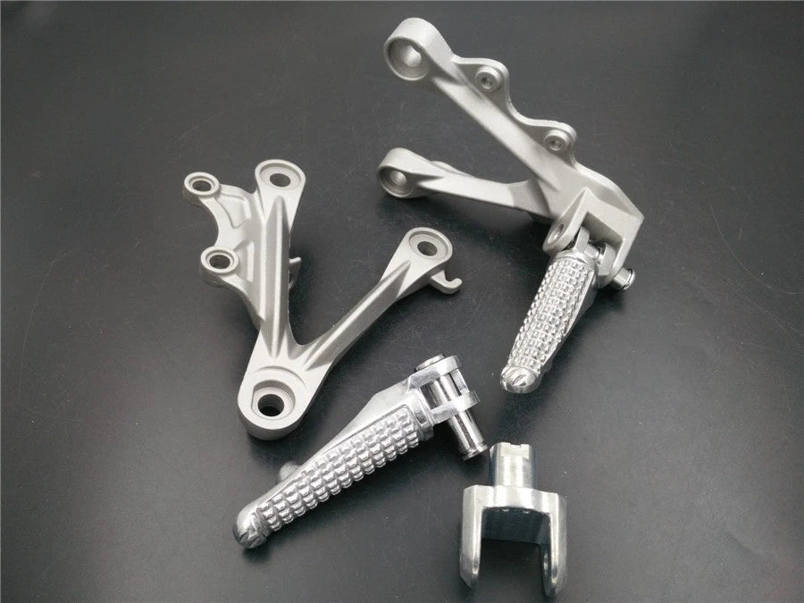 Front Rider Foot Rest Pegs Brackets for Kawasaki ZX-6R (2009–2011) Silver