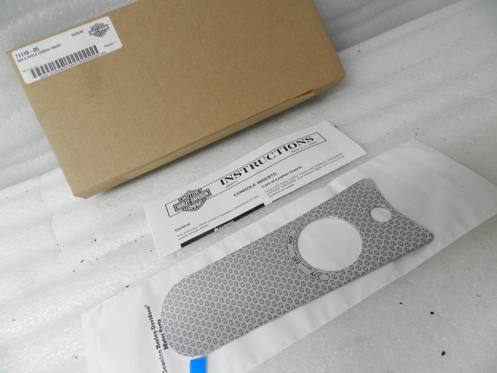 OEM Console Insert for Harley-Davidson FLHRS (2004–2007) 71119-05