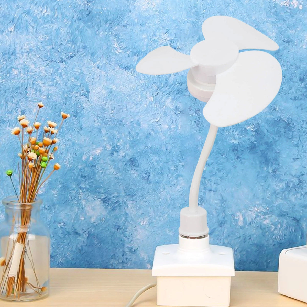 Portable E27 Desk Fan for Offices and Personal Use