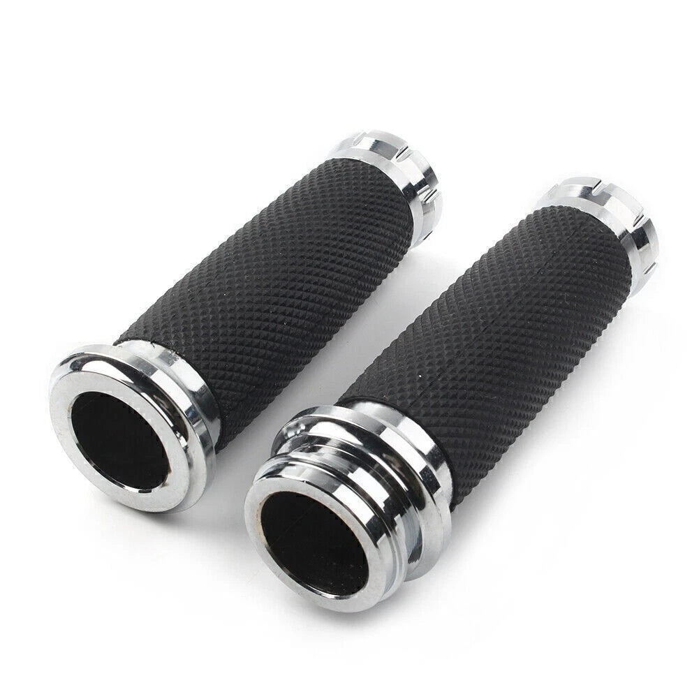 CNC Handlebar Grips & Levers for Harley Softail (2016–Present) Silver