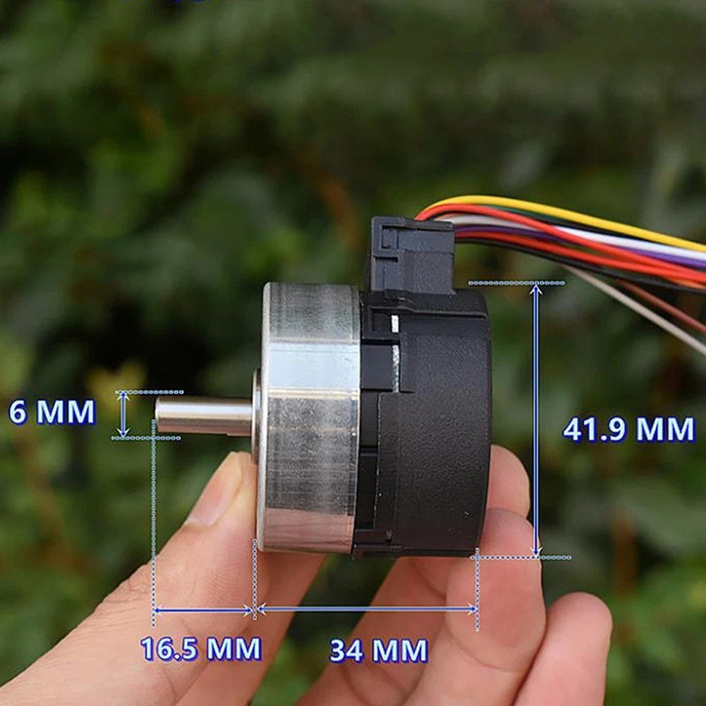 Integrated Brushless DC Motor with On-Chip Driver and 100-Line Encoder for