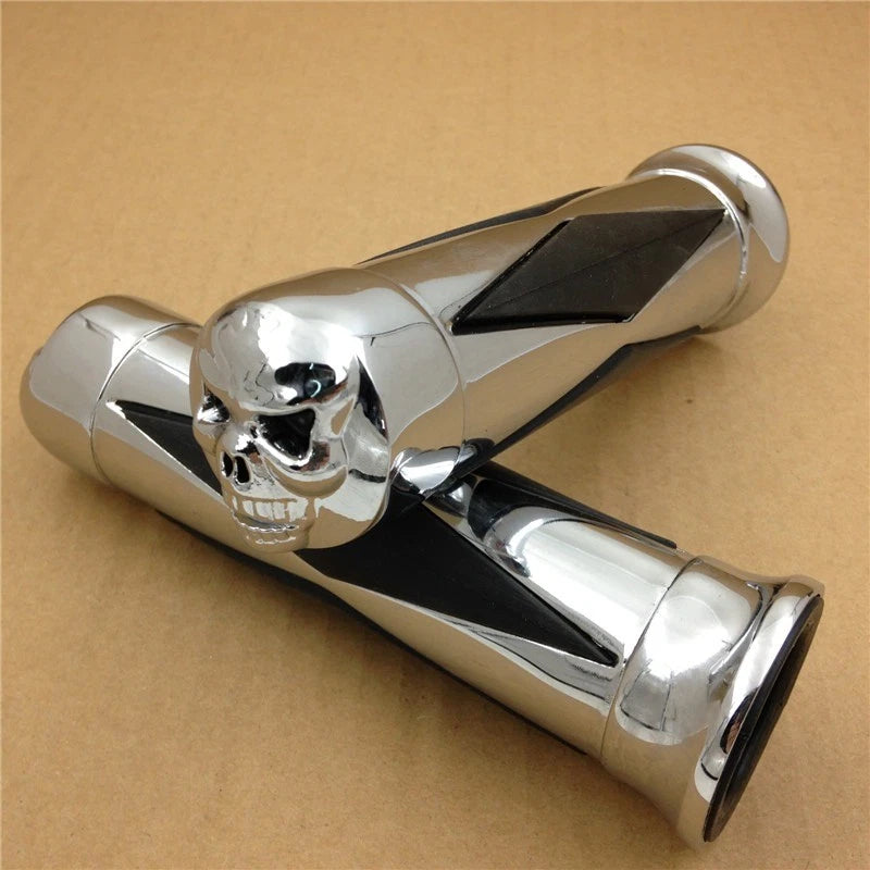 Chrome Skull Diamond Hand Grips for Harley Sportster Dyna Softail (2000–2023)