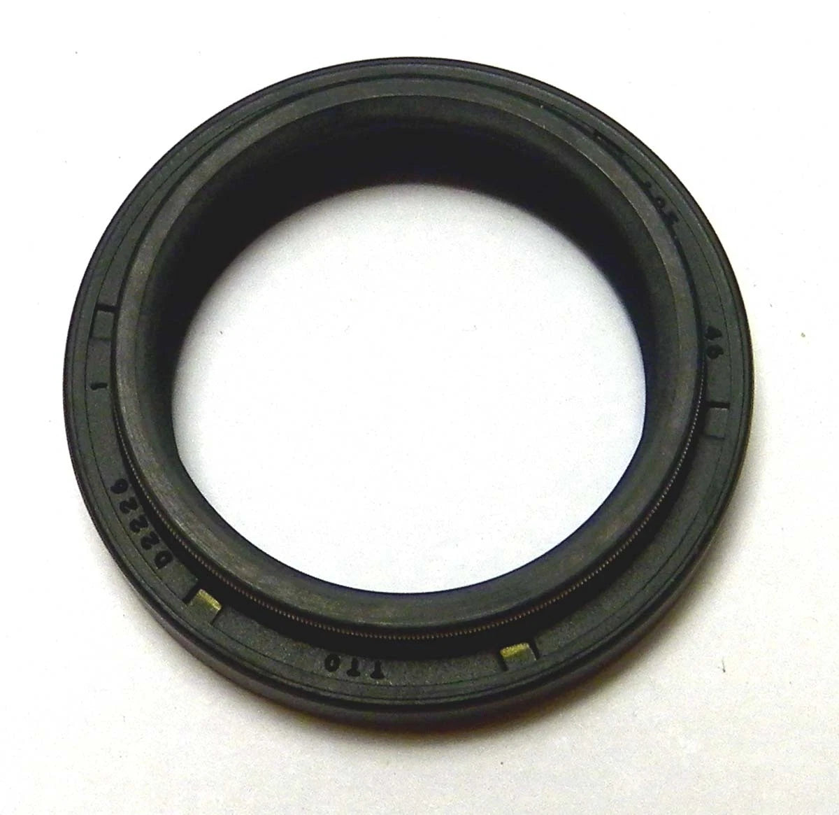 Double Lip Prop Shaft Oil Seal for Johnson Evinrude 90-250 HP (447-414)