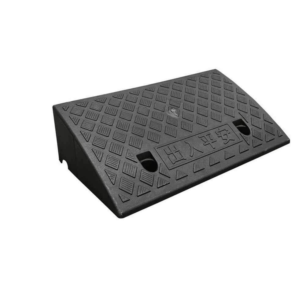 Smooth Transitioning Plastic Kerb Ramp with Non-Slip Features (120mm)