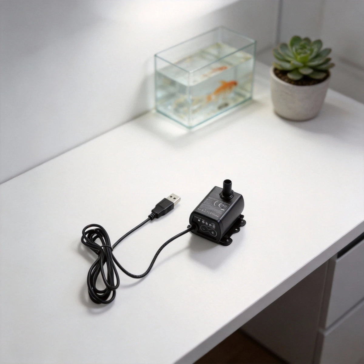Brushless DC Water Pump for USB Powered Applications with Filter and Suction Cups