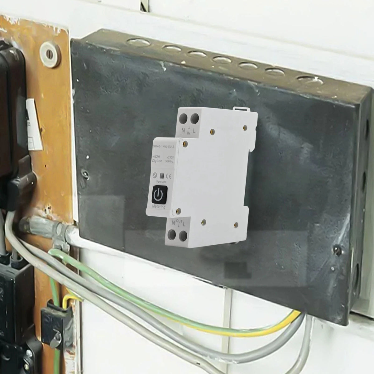 Tuya Zigbee Enabled Circuit Breaker for Safe Appliance Management