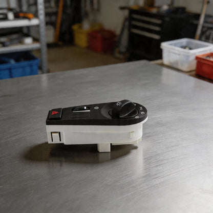 Headlamp Switch for Volvo VNL 670 (2004–2023)