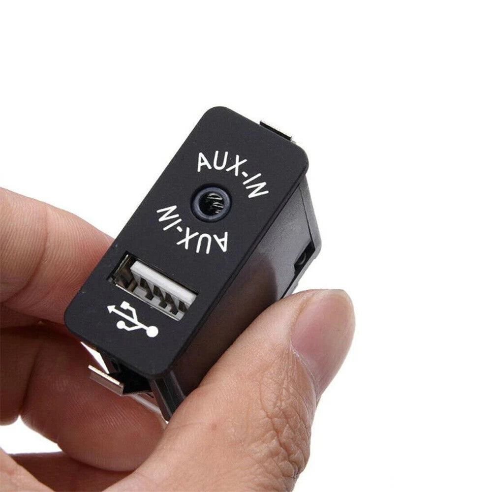 USB AUX Input Socket Switch for BMW E81 E87 E89 E90 E70 E60 F10 F12 (2007–2017) 84109237653