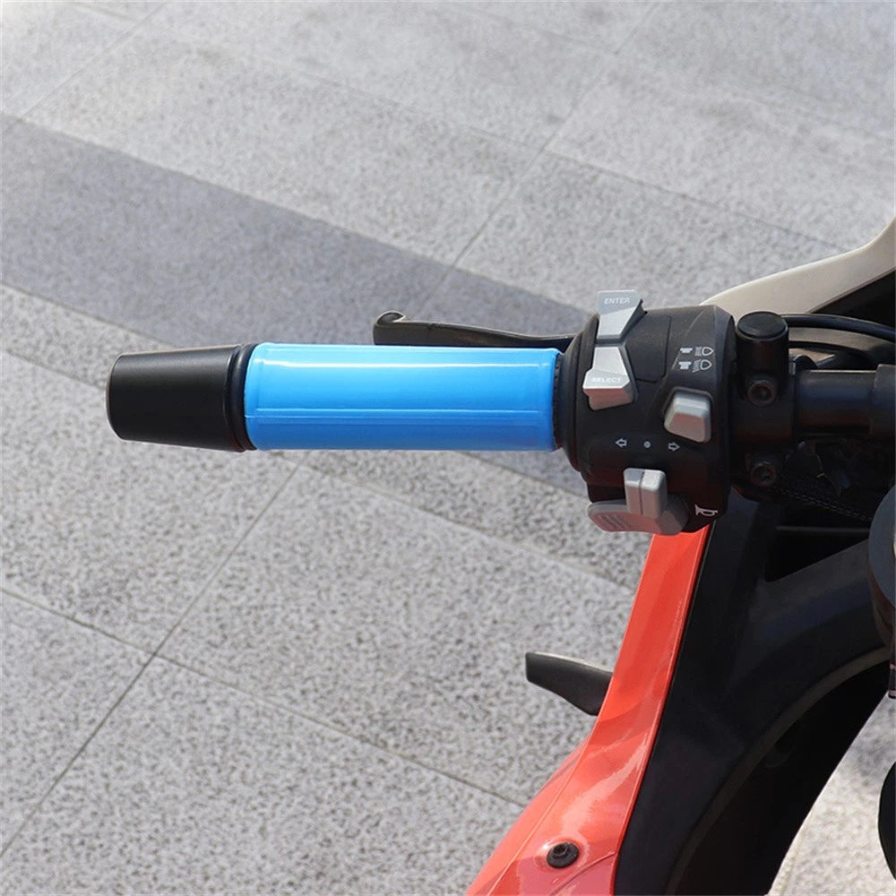 12V Silicone Heating Hand Grip Cover with Temperature Control for Universal Fit