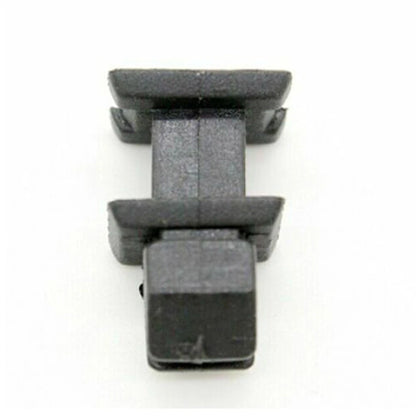 Set of 30 Body Panel Trim Clips for W124 R129 W140 (1990–2002)