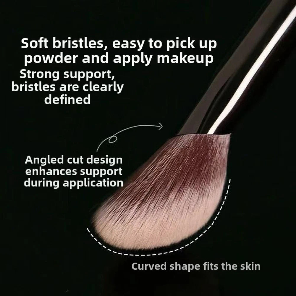 Synthetic Fiber Blush Brush for Gentle Makeup Application