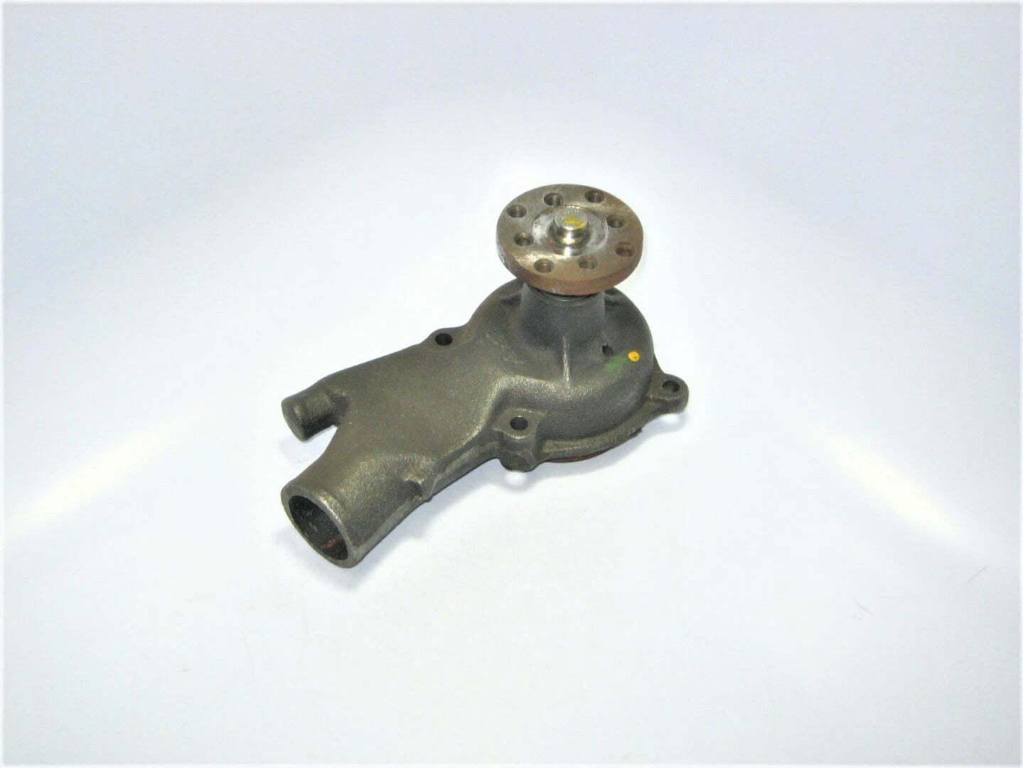 Circulating Water Cooling Pump for Marine Power 3.0L Boat Engine (0025-071)