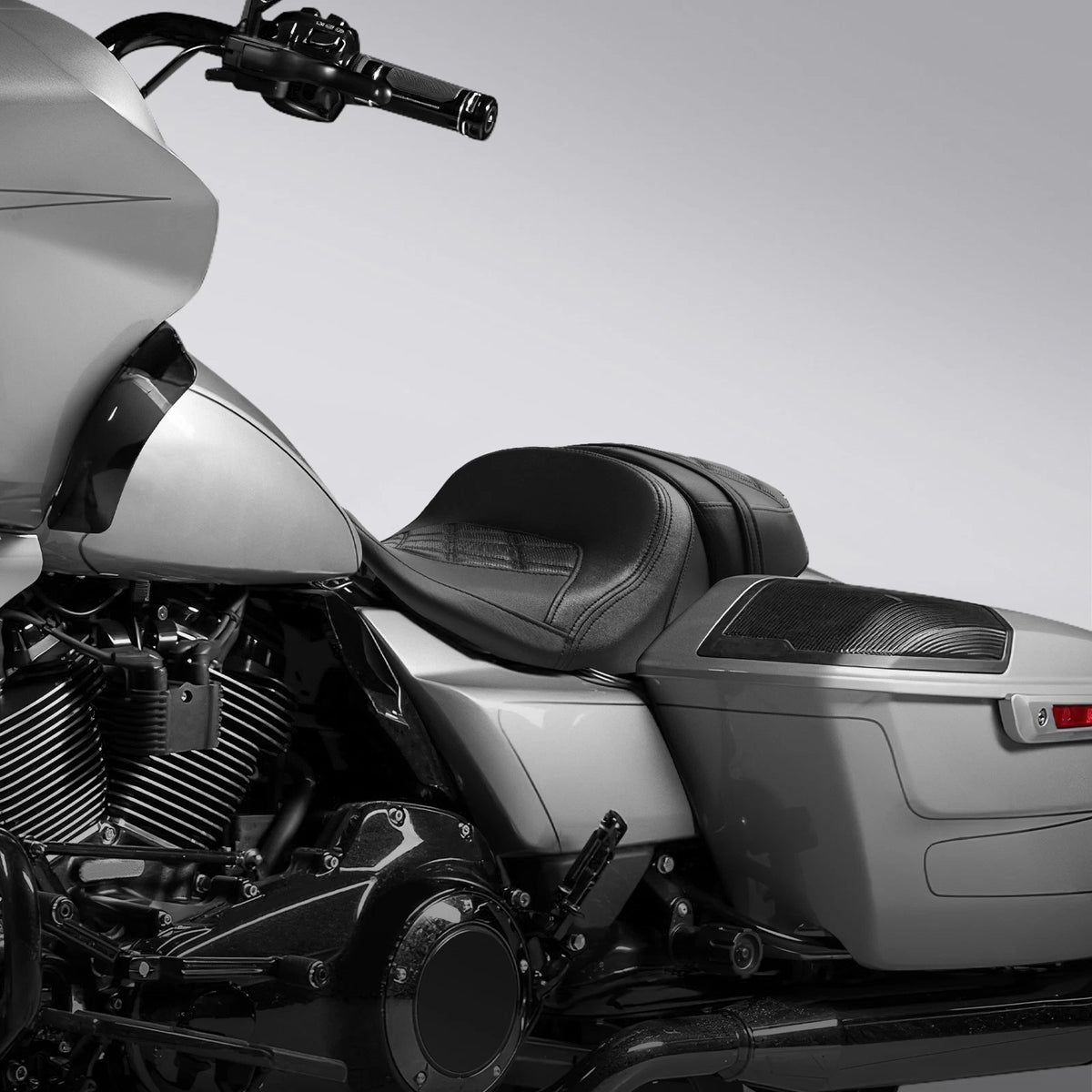 Driver & Passenger Seats for Harley CVO Street Road Glide (2023–2025) 24 Black