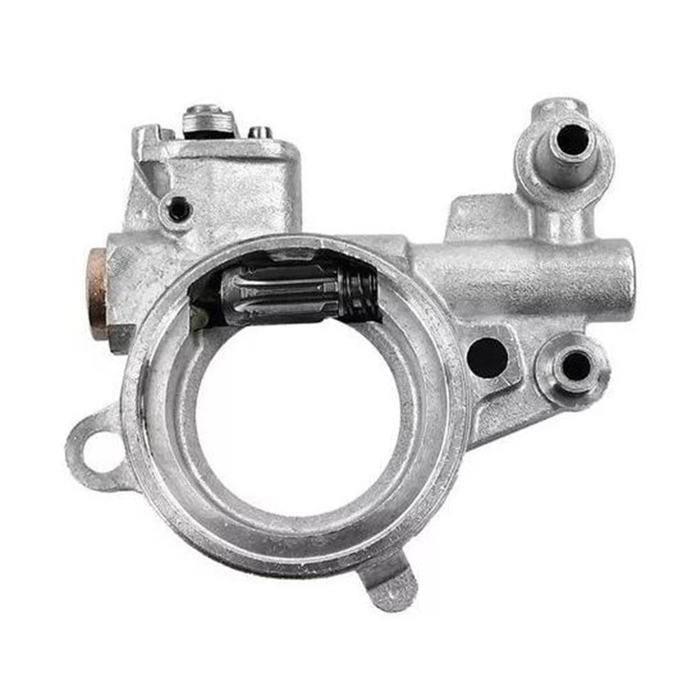 Chainsaw Oil Pump for Chainsaw (Metal Construction, Easy Installation)