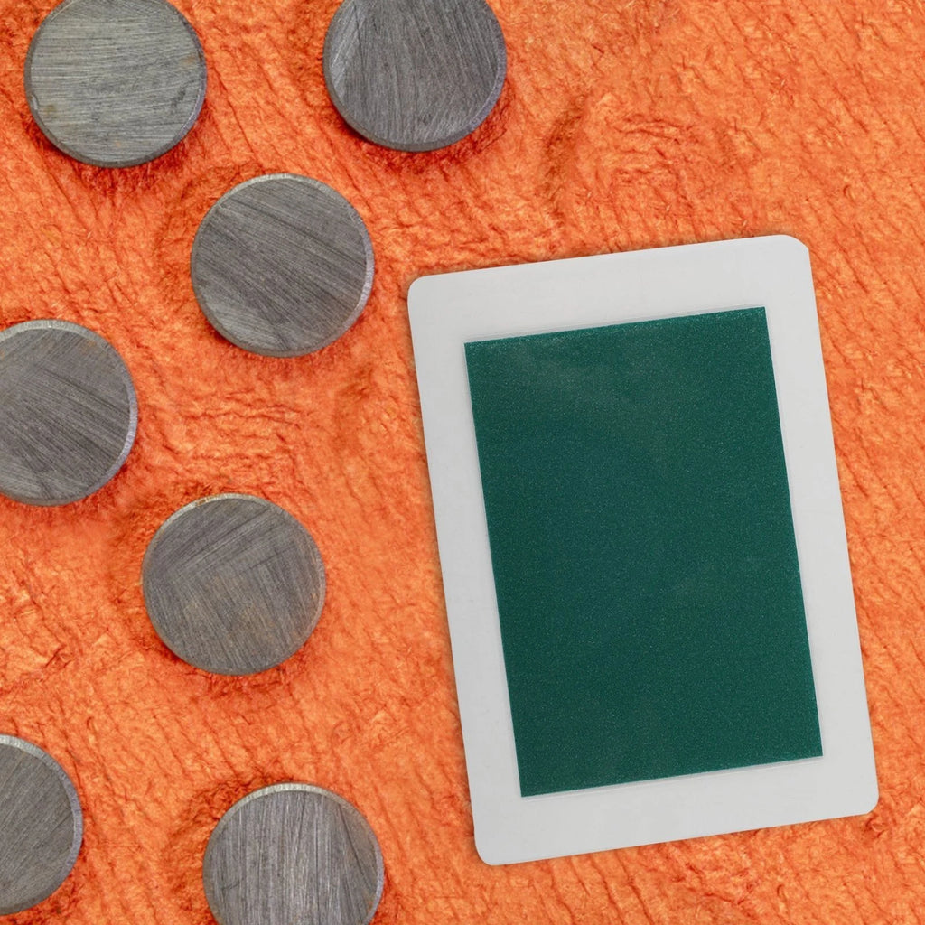 Card Detector for Displaying Magnetic Patterns (Various Applications)