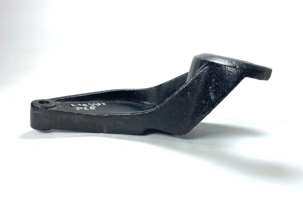 Water Pump Bracket for Crusader R080088