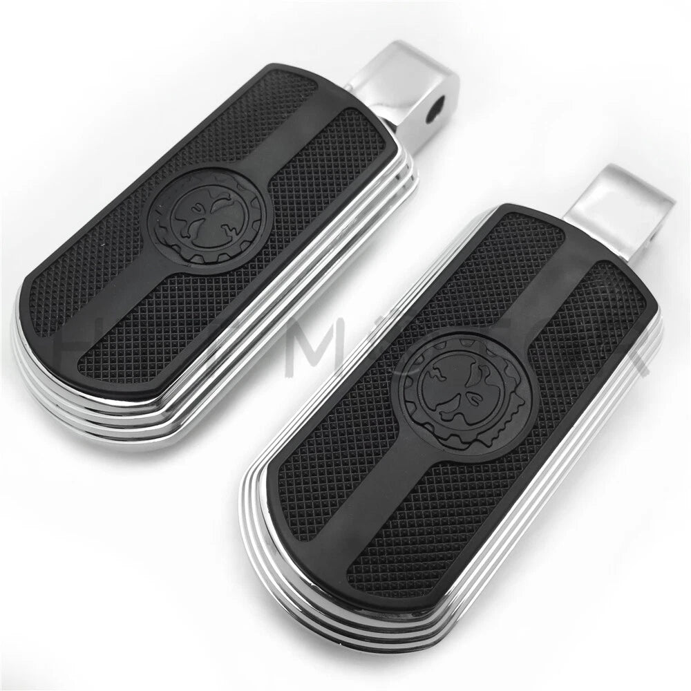 Chrome Skull Rubber Footpeg for Yamaha Raider VMAX (2008–2017)