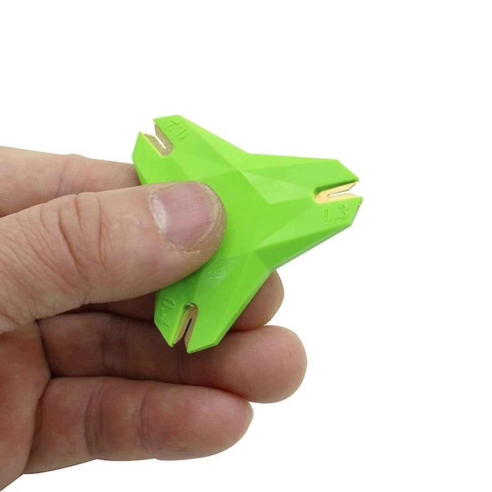 Lightweight Line Stripping Tool for Coated Braid (6x5x1cm) Green Plastic