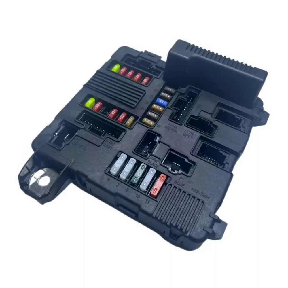 Engine Fuse Box Module 8200306033, 8200306032 for Renault Megane II, Scenic II (2003–2009)