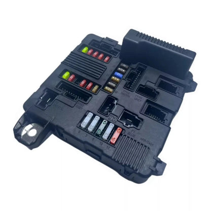 Engine Fuse Box Module 8200306033, 8200306032 for Renault Megane II, Scenic II (2003–2009)