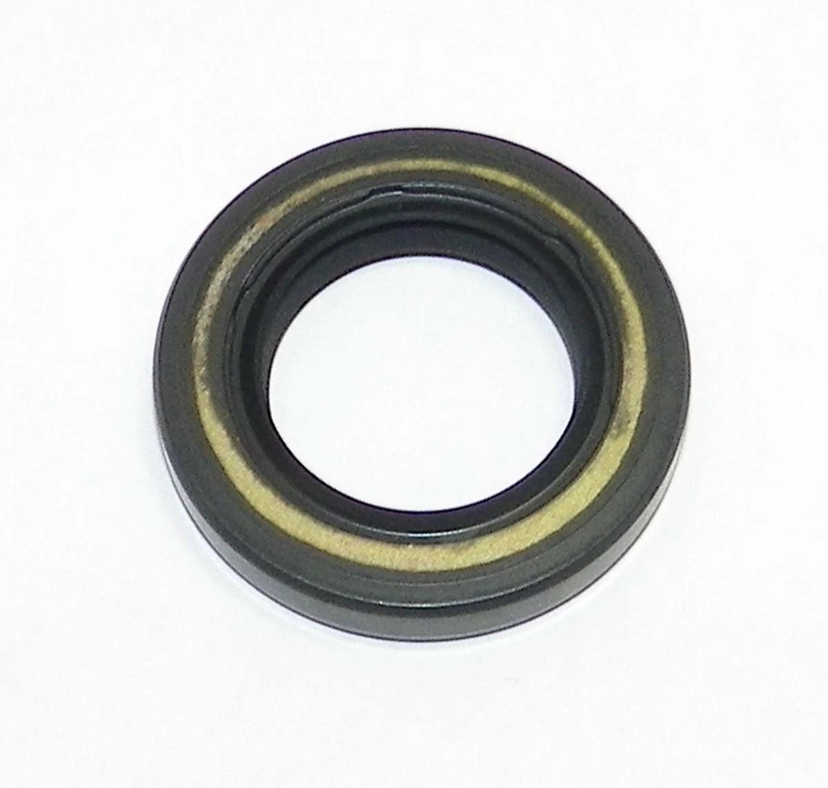Upper Crankshaft Seal for Yamaha 40/50 HP (1984–2008) 552-28T