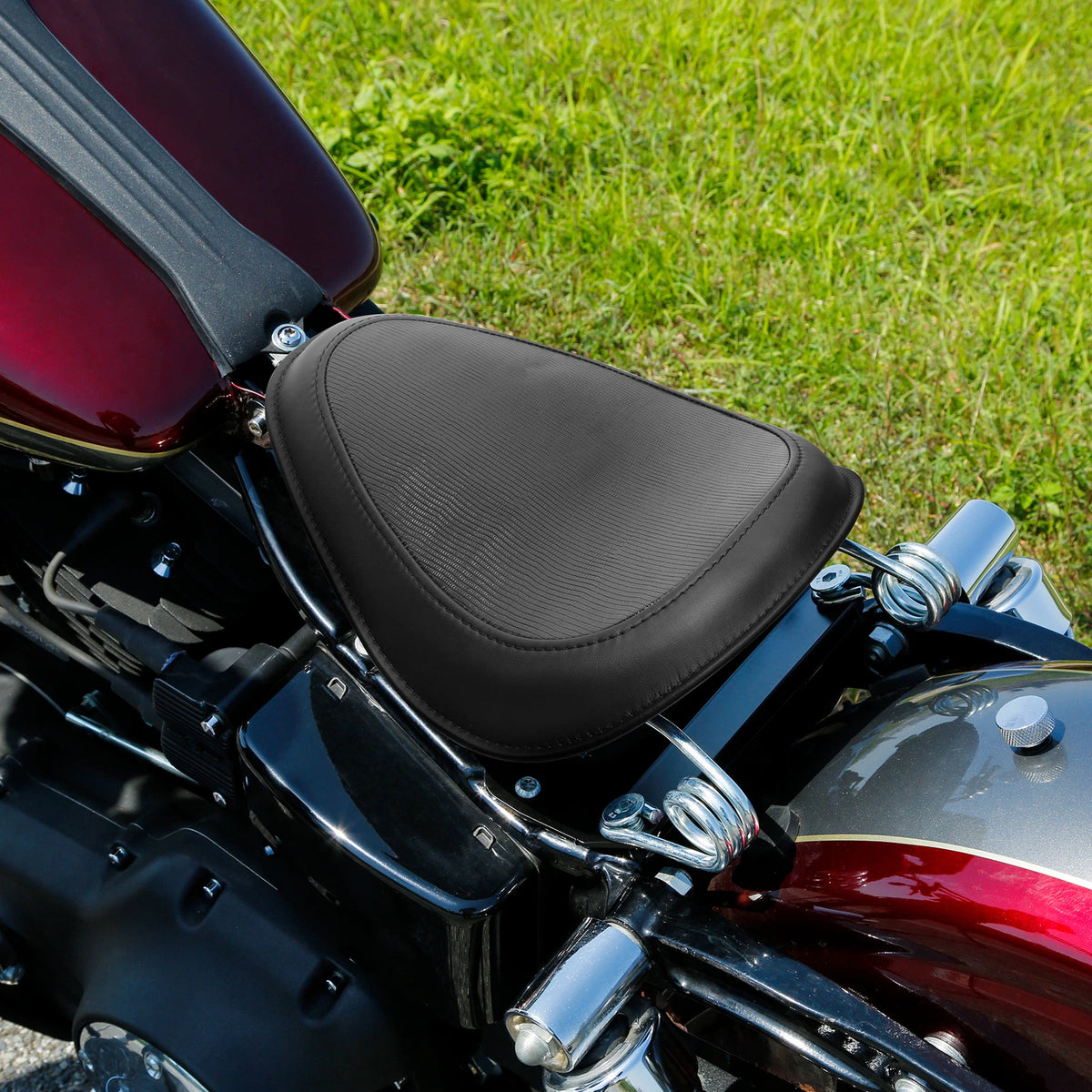 Driver Seat for Harley Dyna Street Bob Low Rider Super Glide (2007–2017)