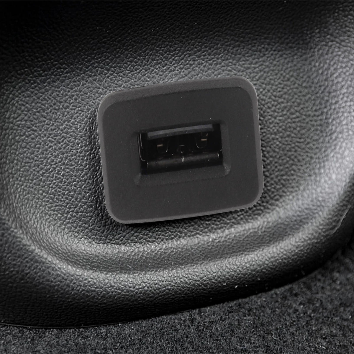 USB Female Base 2P Socket for All Vehicles (Universal Fit)
