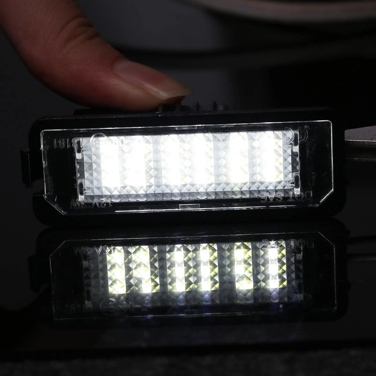 2pcs LED License Plate Light White Replacement for Volkswagen Golf Passat CC (2011–2018)