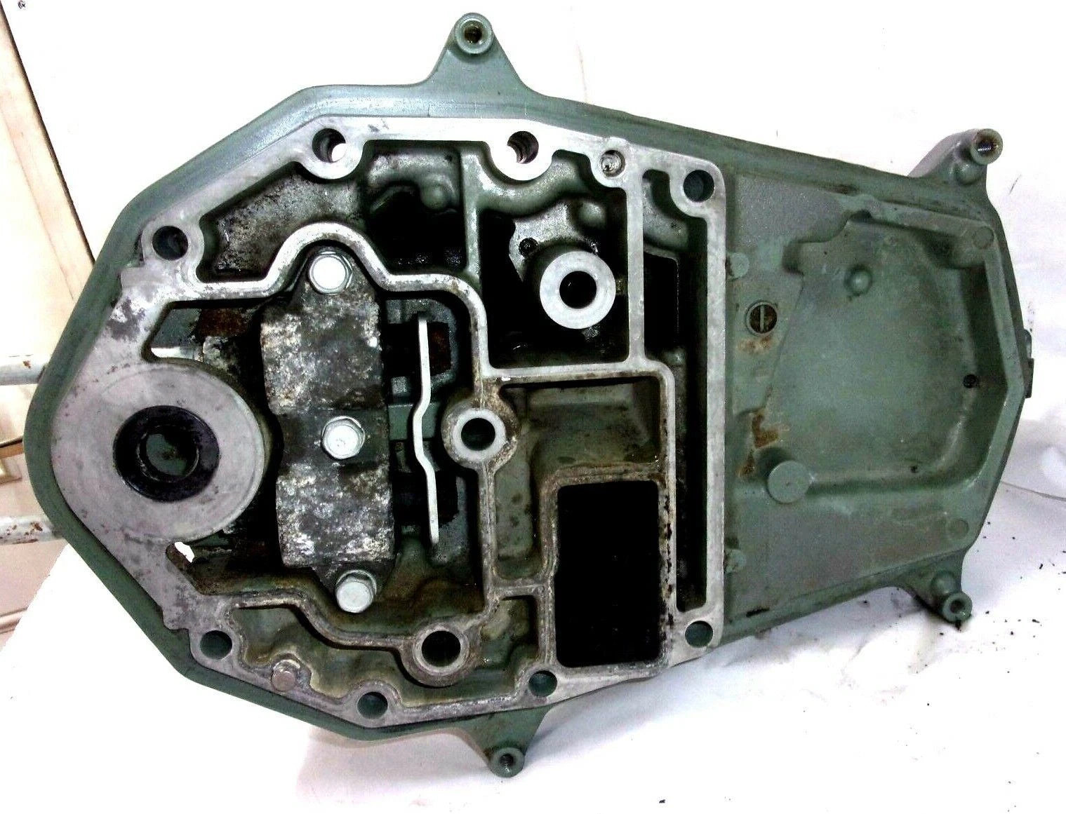 Yamaha Midsection Upper Casing 62Y-45111-00-4D for 50hp (1995–1996)