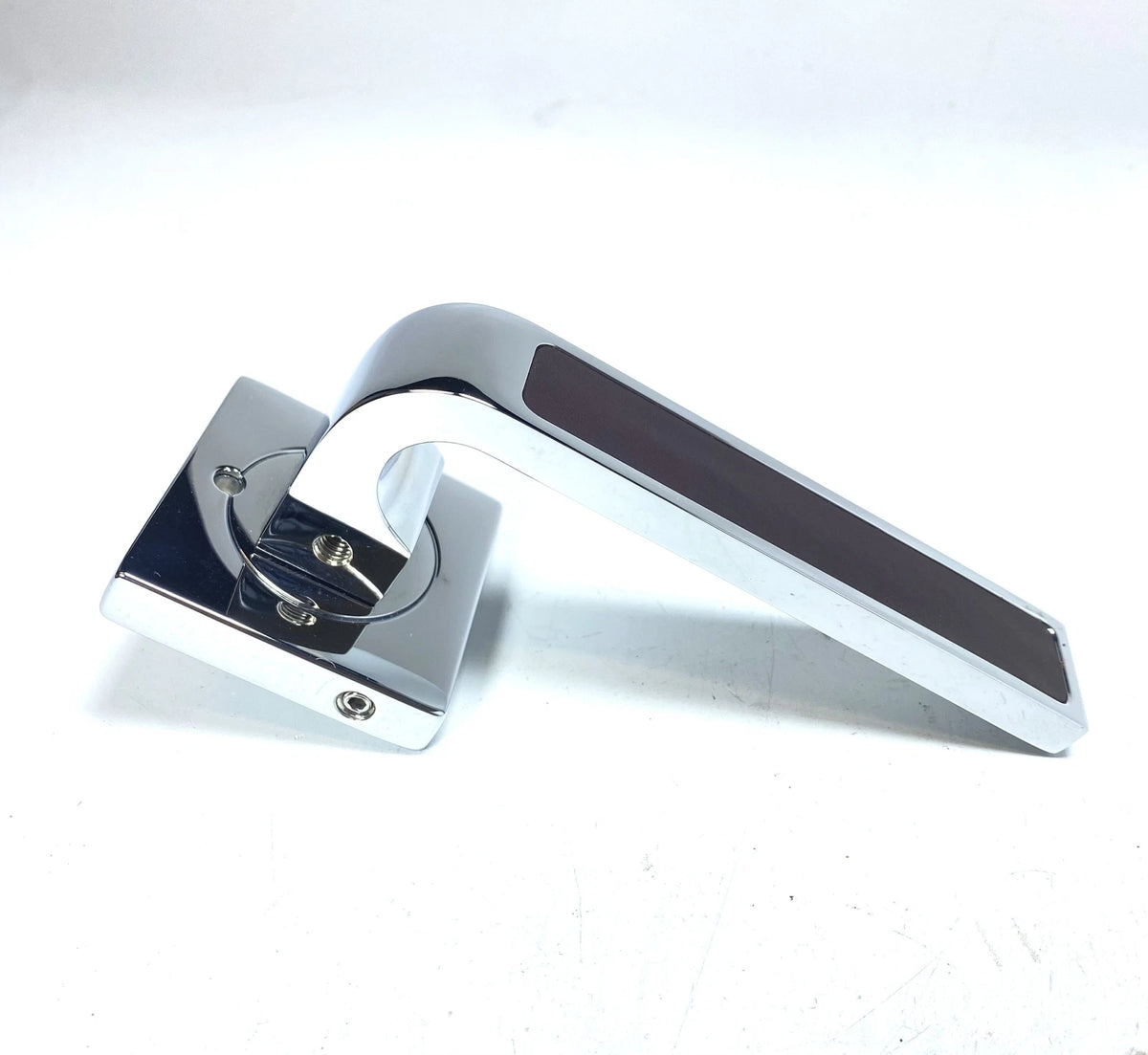 Chrome Door Lever Handle for R1530 (Turning Style Designs)