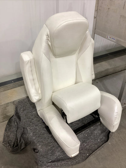 LCI Platinum Reclining Helm Seat for Pontoon (Open Box) 674637