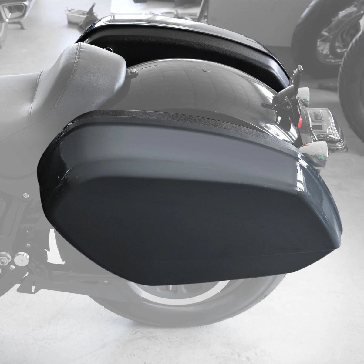 Hard Saddlebag for Harley Softail Low Rider ST FXLRST FXRST (2022–2025)